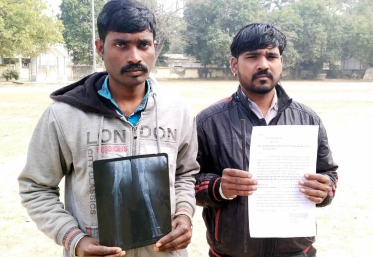 अस्पताल संचालक पर लापरवाही का आरोप, एसपी से मिले पीड़ित