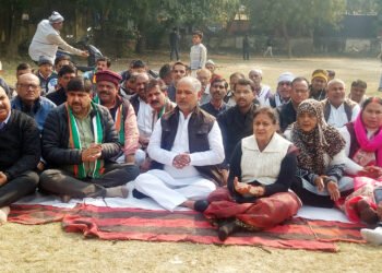 मनरेगा से गांधी जी का नाम हटाने से आहत कांग्रेस ने खोला मोर्चा