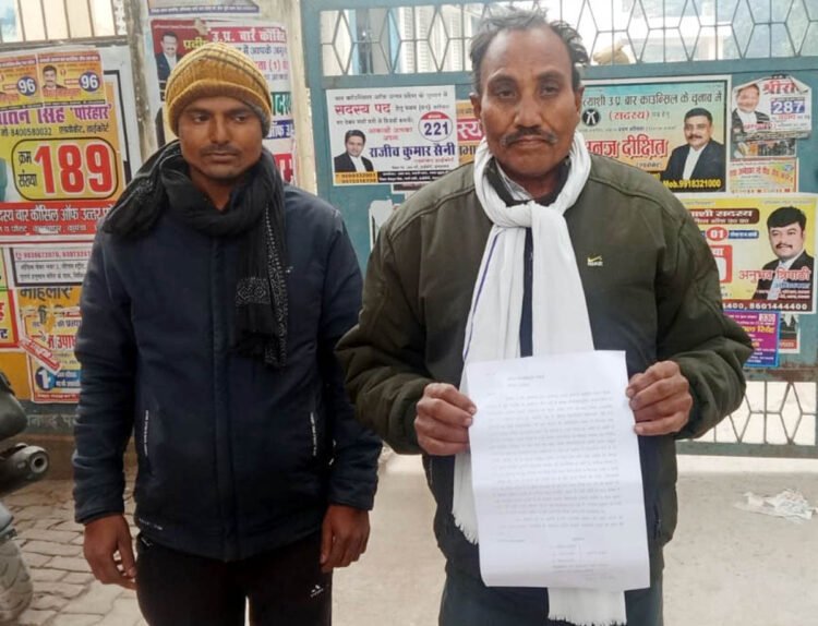 अर्द्धविक्षिप्त भाई के हिस्से की जमीन का दबंगों ने कराया बैनामा