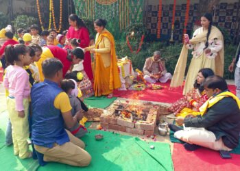 ओक पब्लिक स्कूल में बसंत पंचमी की रही धूम