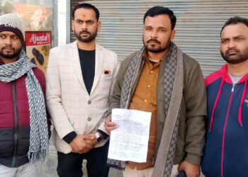 रेनॉल्ट कंपनी के अधिकारियों पर पूर्व सेल्स मैनेजर ने मढ़े आरोप