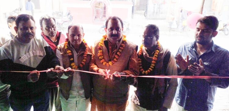 99 स्टोर डीएम ट्रेडर्स का लोहारी ने किया उद्घाटन