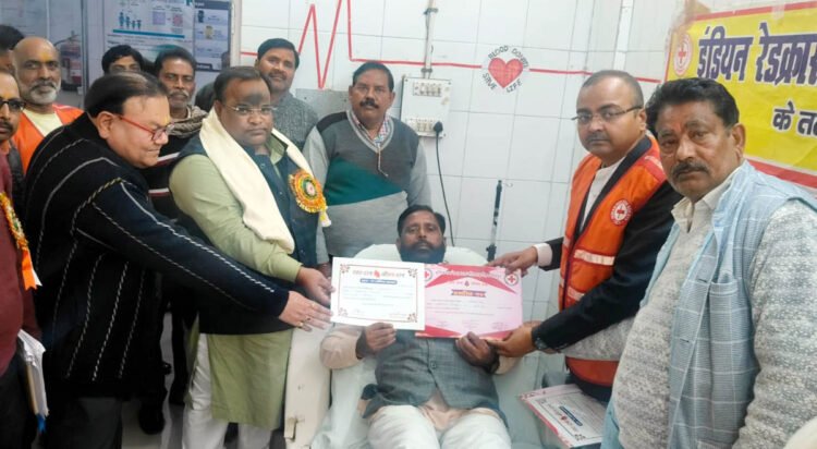 नेताजी व जननायक की जयंती पर लगा रक्तदान शिविर