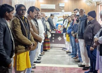 बापू की पुण्यतिथि पर कांग्रेसियों ने अर्पित की पुष्पांजलि