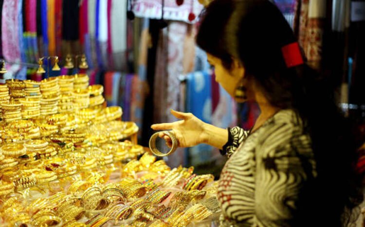सोने-चांदी के दामों में लगातार आ रहा उछाल