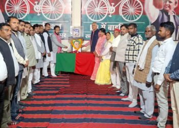 सपाईयों ने जनेश्वर मिश्र की मनाई पुण्यतिथि