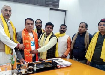 अलाव न जलवाए जाने की ईओ से शिकायत