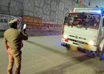 हाईवे से हटवाई अवैध पार्किंग, 82 वाहनों का ई-चालान