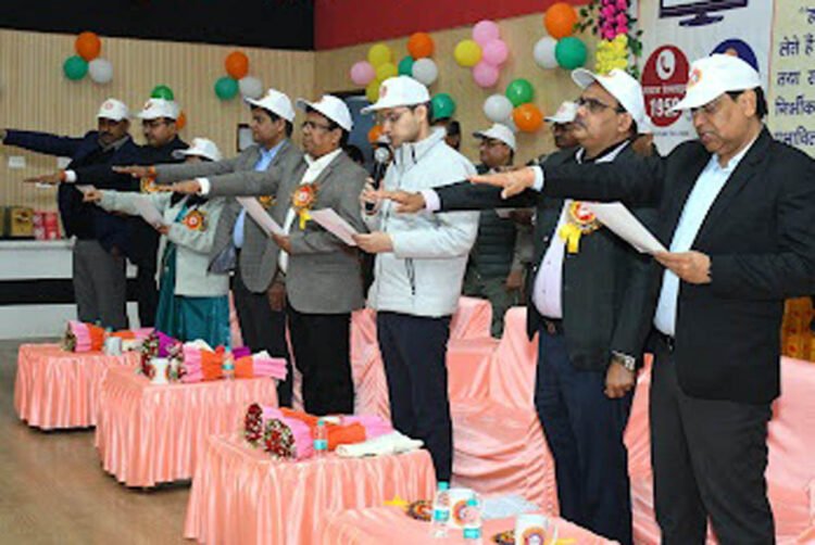 डीएम ने 16 वें राष्ट्रीय मतदाता दिवस पर दिलाई शपथ