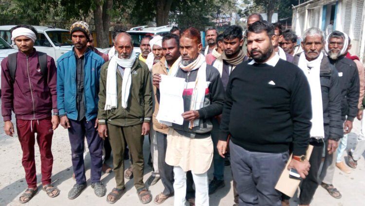 साम्प्रदायिक सद्भाव बिगाड़ने की एसडीएम से शिकायत