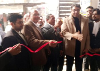 बार अध्यक्ष ने अधिवक्ता जैनुल के चेंबर का किया उद्घाटन