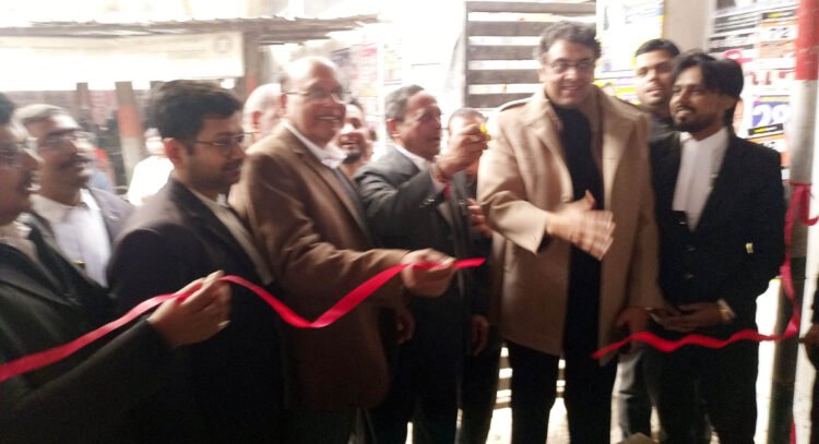 बार अध्यक्ष ने अधिवक्ता जैनुल के चेंबर का किया उद्घाटन