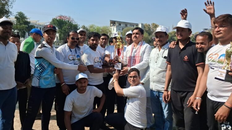 स्पोर्ट्स एसोसिएशन वाराणसी की मैत्री क्रिकेट प्रतियोगिता में लंका जोन विजयी