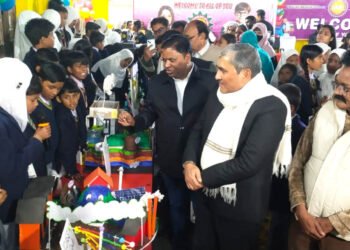 फजलुर रहमान स्कूल में लगा बाल मेला व विज्ञान प्रदर्शनी