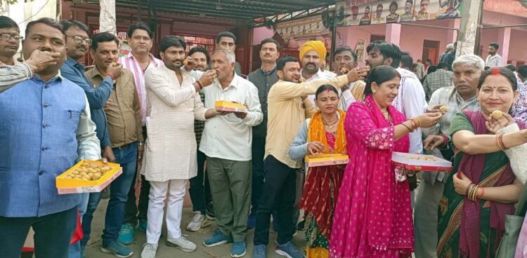 शिक्षामित्रों के मानदेय वृद्धि की घोषणा पर जताई खुशी