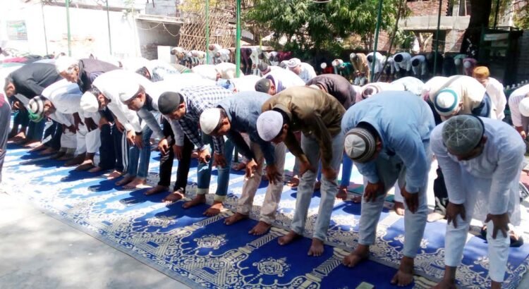 रमजान के दूसरे जुमे पर मस्जिदों में उमड़े नमाजी