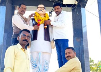 सविता महासभा ने जननायक कर्पूरी ठाकुर की मनाई पुण्यतिथि