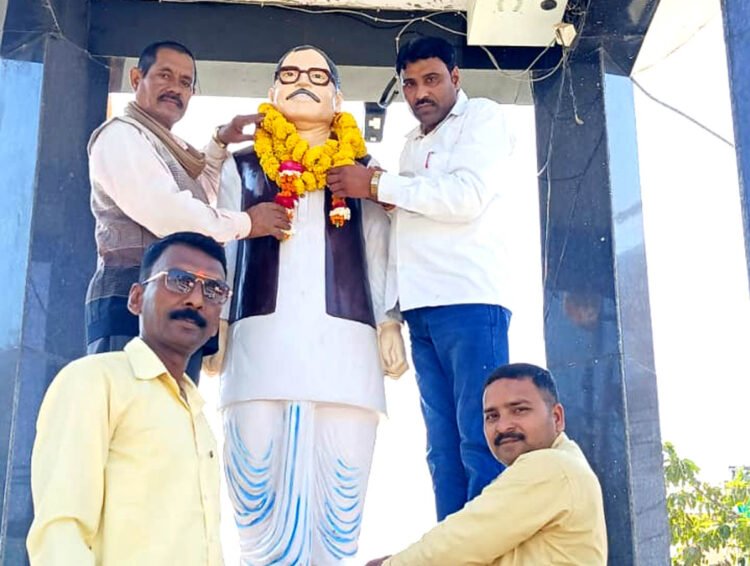 सविता महासभा ने जननायक कर्पूरी ठाकुर की मनाई पुण्यतिथि