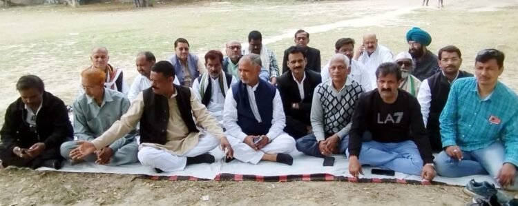 भाजपा सरकार की नीतियों से क्षुब्ध कांग्रेसियों ने किया सत्याग्रह