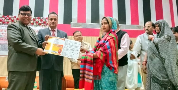 जिला विधिक सेवा प्राधिकरण ने प्रेक्षागृह में लगाया मेगा शिविर