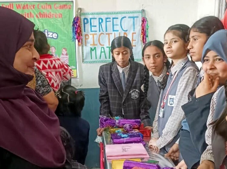 एम्बिशन स्कूल में चिल्ड्रेन्स फेस्ट का हुआ आयोजन