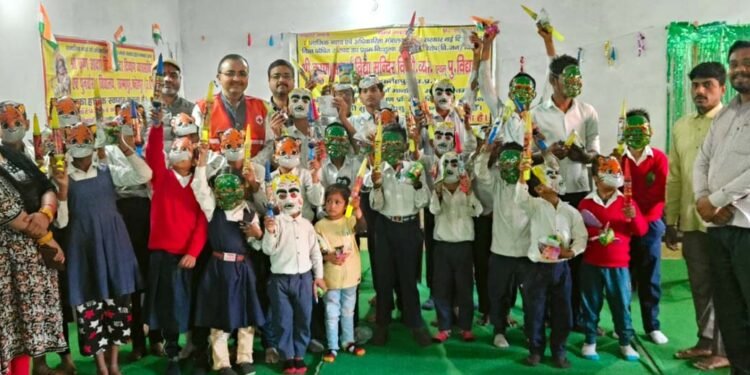 खुशी व उमंग में सराबोर रहे स्कूली बच्चे