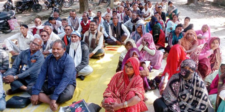 मांग पूरी न हुई तो बड़ा आंदोलन करेंगे ठगी पीड़ित