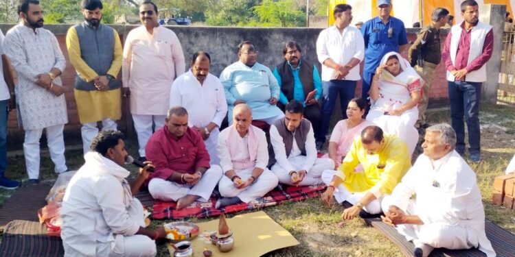 प्रभारी मंत्री ने वाटर ट्रीटमेंट प्लांट का किया भूमि पूजन