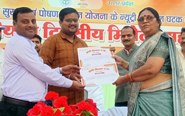 सर्व फॉर ह्यूमैनिटी के सदस्य ने किया रक्तदान