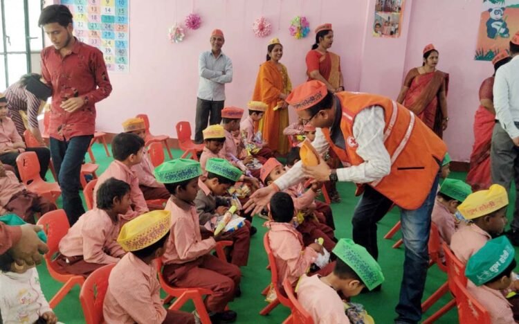 रेडक्रास चेयरमैन ने दिव्यांगों के साथ मनाया होलिकोत्सव