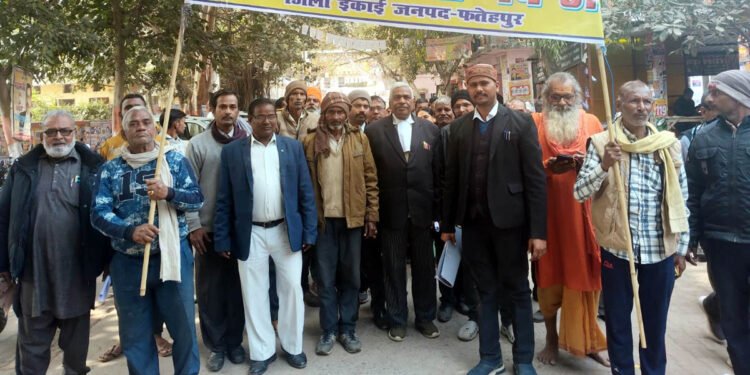 मांगों को लेकर सिविल अधिवक्ता मंच ने किया प्रदर्शन