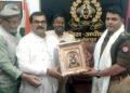 व्यापार मंडल ने एसपी को किया सम्मानित