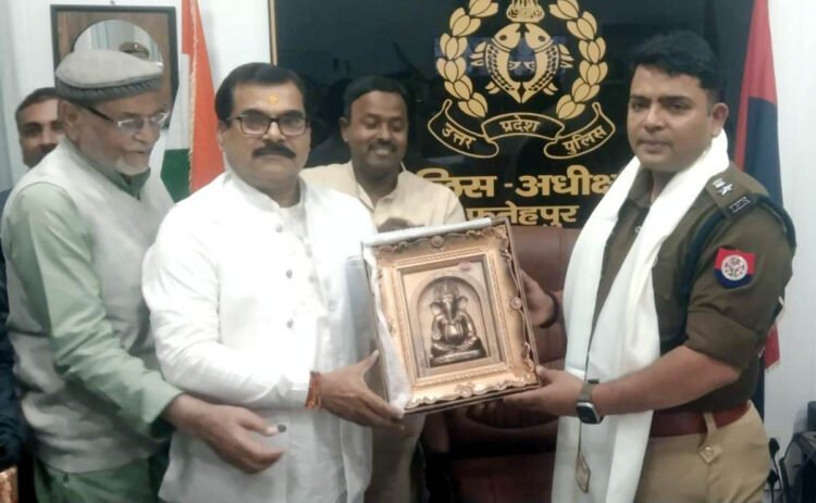 व्यापार मंडल ने एसपी को किया सम्मानित