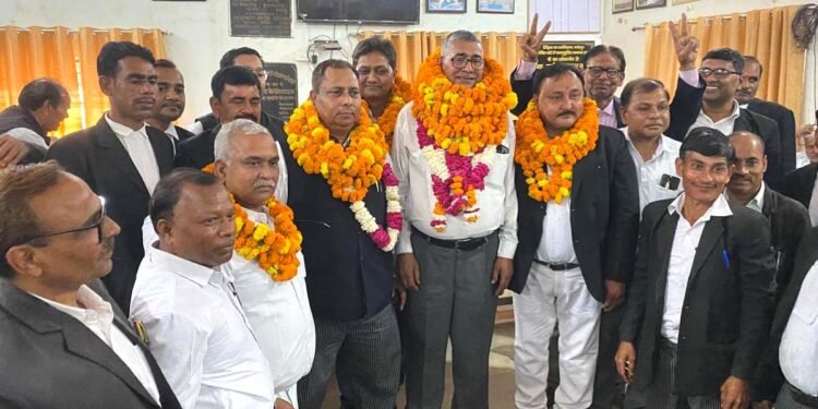 सर्व समाज अधिवक्ता व व्यवस्था परिवर्तन गुट ने डीबीए चुनाव की भरी हुंकार