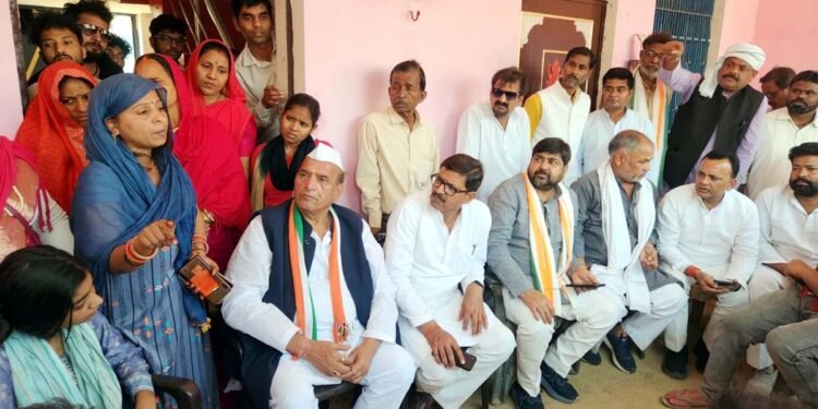 मृतक बीएलओ के घर पहुंचा प्रदेश कांग्रेस का प्रतिनिधिमंडल