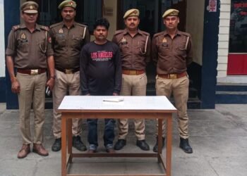 खीरी पुलिस और स्वाट टीम की बड़ी कार्रवाई, 50 हजार का इनामिया बदमाश गिरफ्तार
