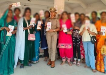 शक्ति दीदियों ने संभाली कमान: ‘मिशन शक्ति’ के तहत महिलाओं और बेटियों को किया जागरूक
