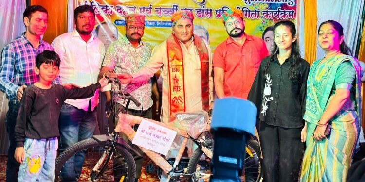 आदर्श होली में सांस्कृतिक कार्यक्रमों ने जीता दिल