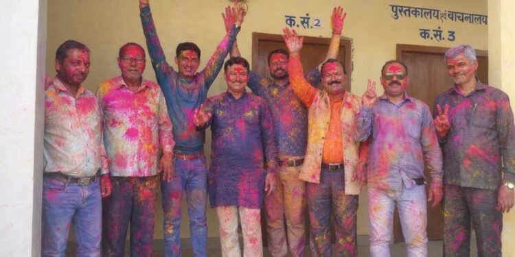 इंडियन जर्नलिस्ट एसोसिएशन कुशीनगर इकाई के तत्वावधान में होली मिलन समारोह का आयोजन।