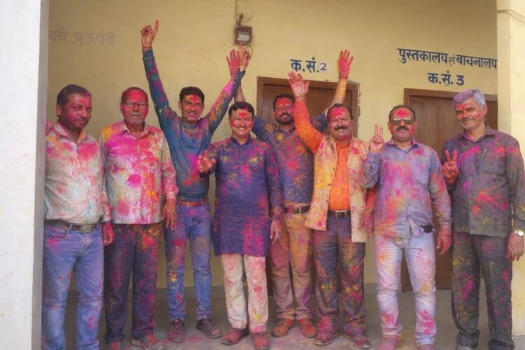 इंडियन जर्नलिस्ट एसोसिएशन कुशीनगर इकाई के तत्वावधान में होली मिलन समारोह का आयोजन।