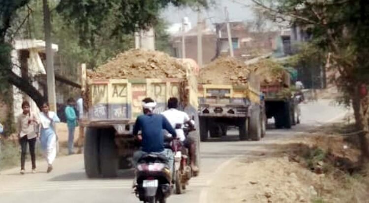 सत्ता के साए में धड़ल्ले से हो रहा मिट्टी खनन