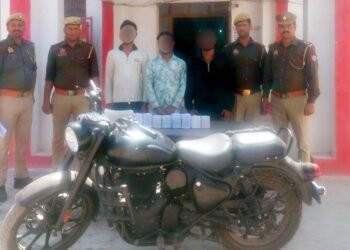 छिनैती कांड का खुलासा, तीन आरोपी बुलेट व माल सहित गिरफ्तार