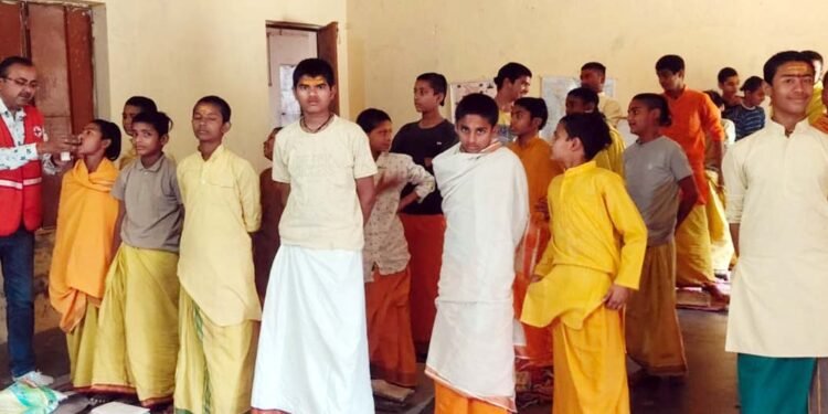 विद्यालय व घर में स्वच्छता रखना बेहद जरूरी: डा. अनुराग