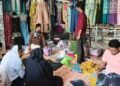 ईद करीब बाजारों में बढ़ी रौनक