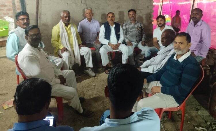 इजूरा मोड़ से संकठन घाट तक जर्जर सड़क से बढ़ी परेशानी, ग्रामीणों ने जताई चिंता