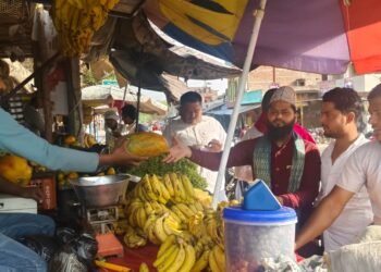 रमजान में फलों की कीमतों में उछाल