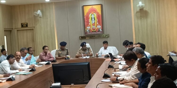 वीडियो कांफ्रेंसिंग में मंडल के अधिकारियों को निर्देश