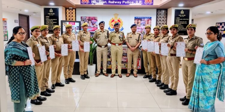 अन्तर्राष्ट्रीय महिला दिवस पर महिला पुलिसकर्मियों का सम्मान समारोह