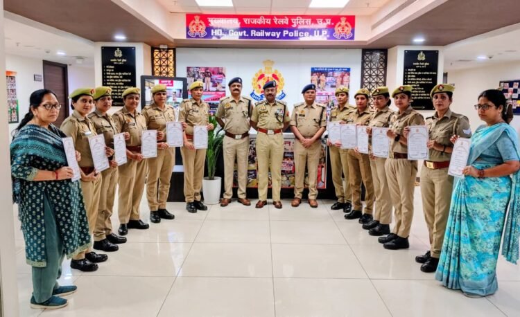 अन्तर्राष्ट्रीय महिला दिवस पर महिला पुलिसकर्मियों का सम्मान समारोह