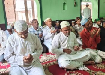 रोजेदारों ने अदा की रमजान के तीसरे जुमे की नमाज